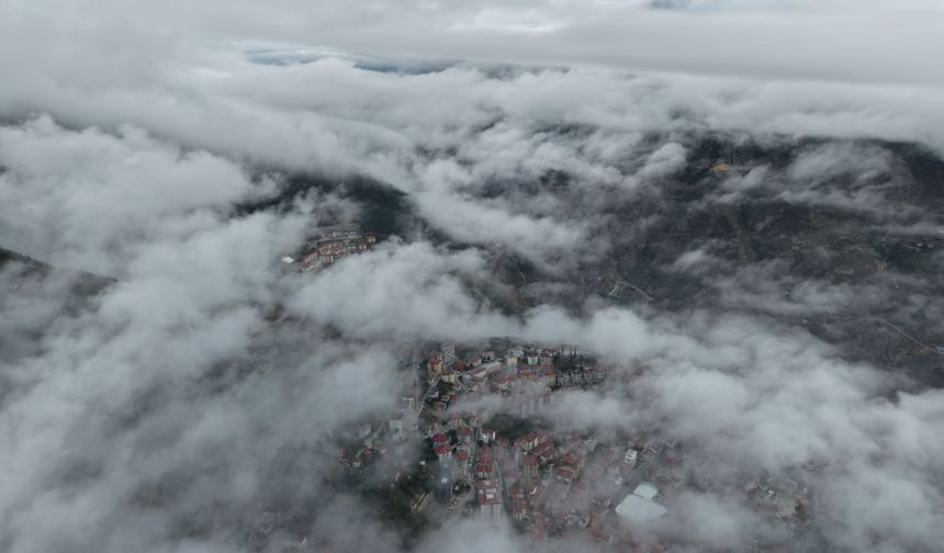Artvin'i Kaplayan Sis Bulutu Havadan Görüntülendi