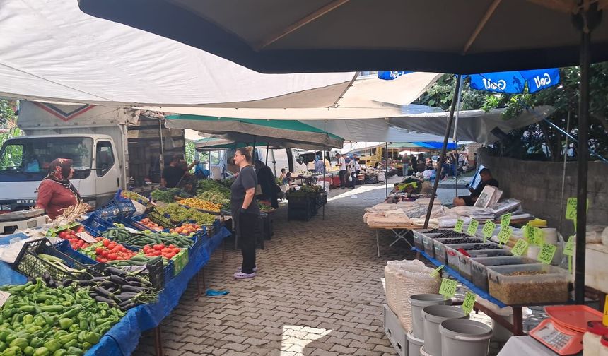 Kemalpaşa pazarında geçim savaşı: “Millette para yok”