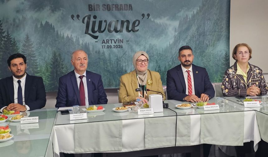 AK Parti Genel Başkan Yardımcısı Uygur Artvin’de STK Temsilcileriyle Buluştu