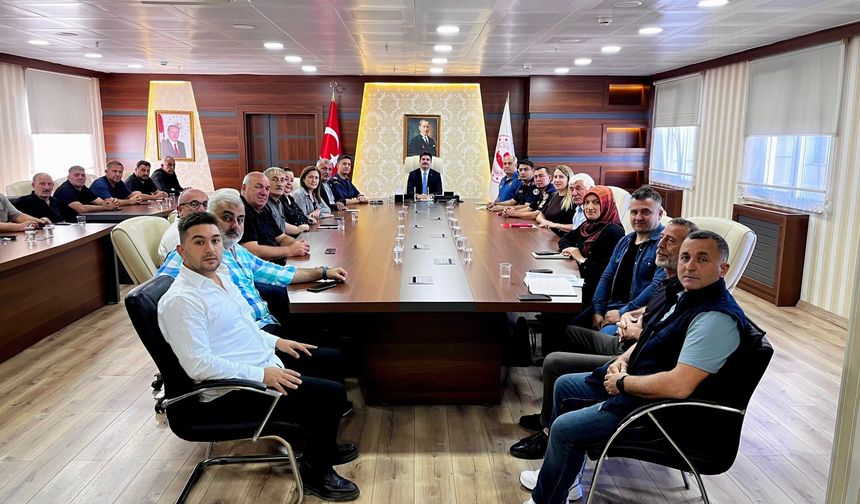 Hopa’da Muhtarlar Toplantısı Gerçekleştirildi