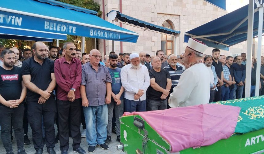 Ceyda Kaya Son Yolculuğuna Uğurlandı