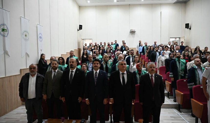Hopa İİBF’de Yeni Akademik Yıl İçin İlk Ders Rektör Aydın’dan