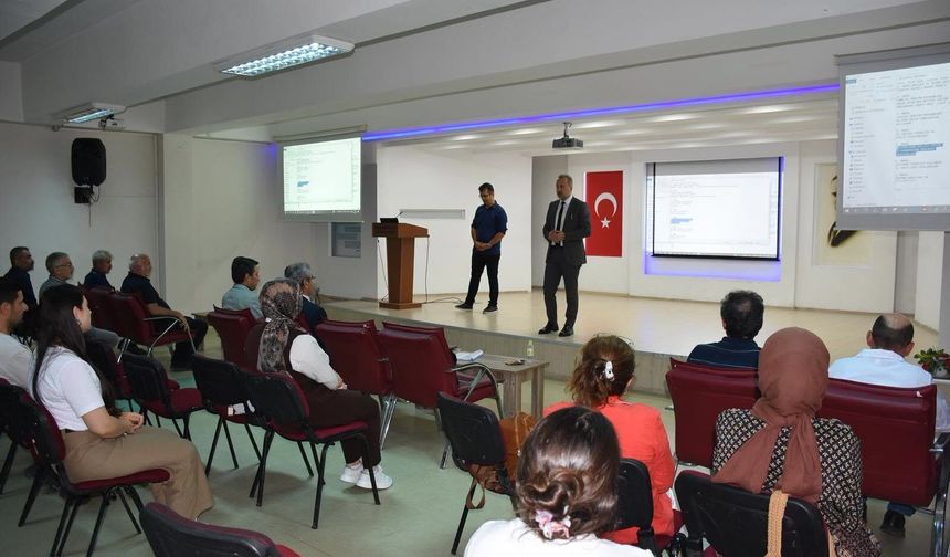 Artvin’de Mesleki Eğitim Öğretmenlerine Maarif Modeli Eğitimi