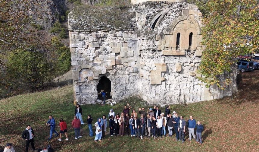 Ardanuç'un Sonbahar Renklerini Tanıtmak İçin Buluştular
