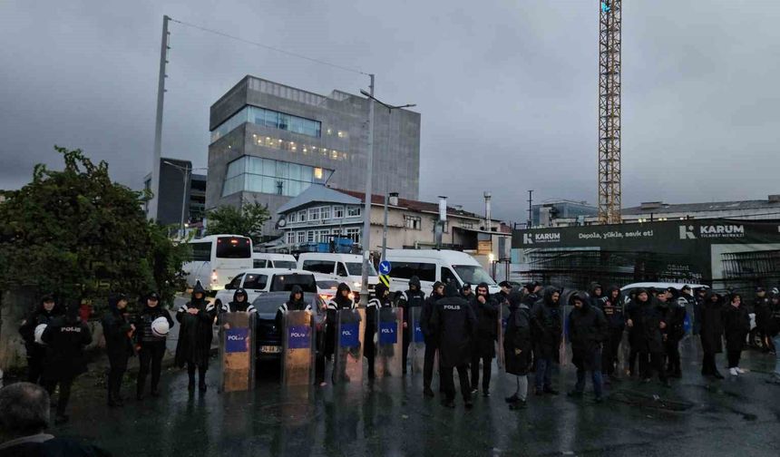 Halk TV'ye inceleme: Polis ekipleri arama yapıyor
