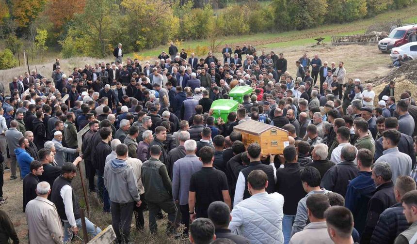 Kastamonu'da öldürülen aynı aileden dört kişi, yan yana toprağa verildi