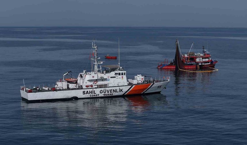 Sahil Güvenlik'ten Balıkçılara Palamut Denetimi