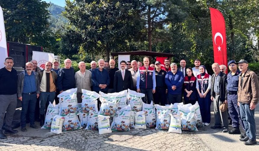 Üreticilere Organik Gübre ve Tarım Kireci Desteği