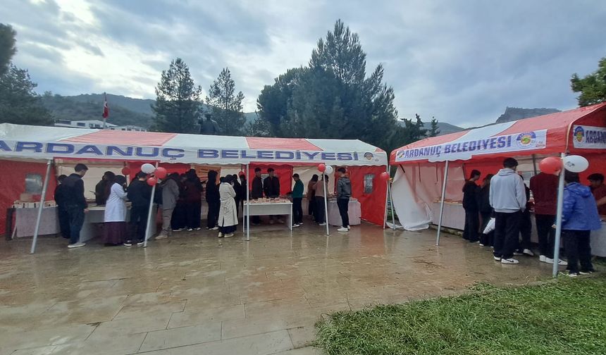 Kitapseverler Ardanuç’ta Buluştu