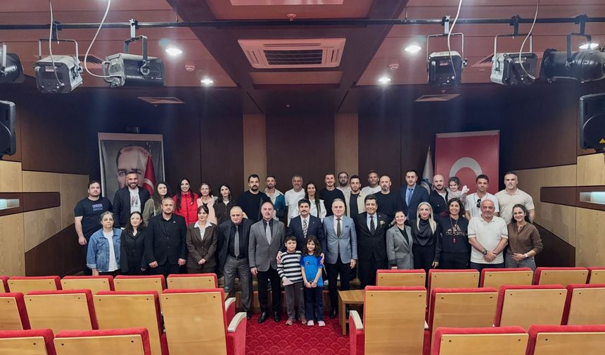 Hopa’da Okul Sporları Toplantısı Yapıldı