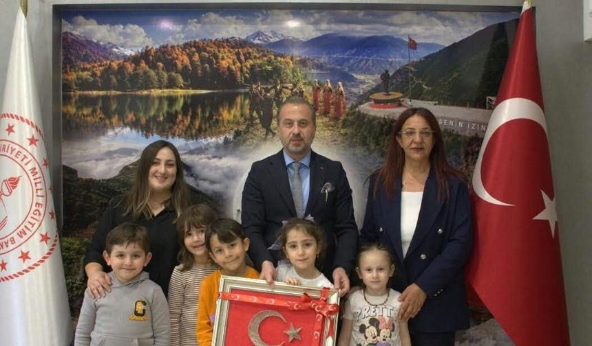 Minik Öğrencilerden Beraat Şahin’e Ziyaret