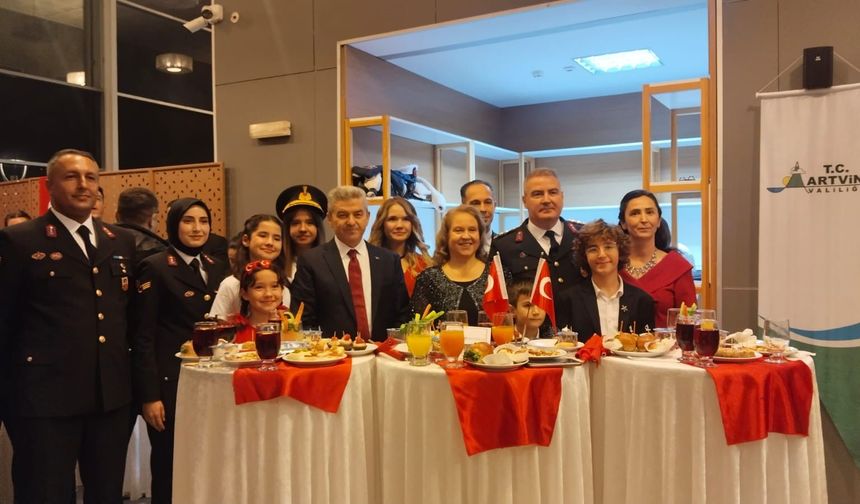 Artvin’de Cumhuriyet’in 103. Yılı Resepsiyonla Kutlandı