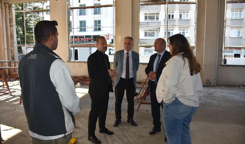Beraat Şahin’den Hopa’daki Okul İnşaatına İnceleme
