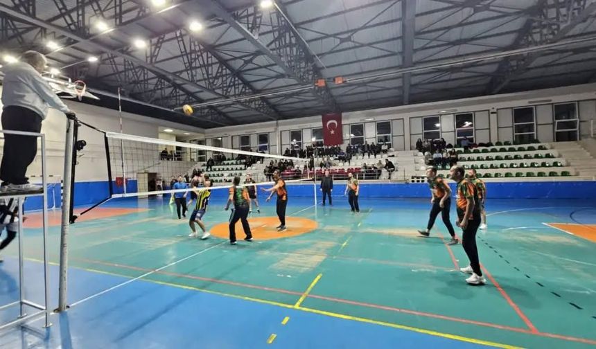 Murgul’da Cumhuriyet Bayramı Voleybol Turnuvası Başladı
