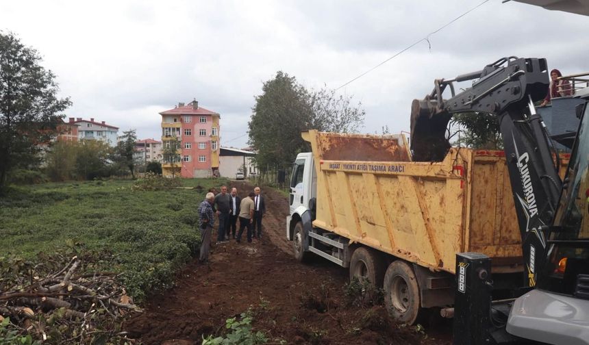 Yol Genişletme Çalışmaları Sürüyor