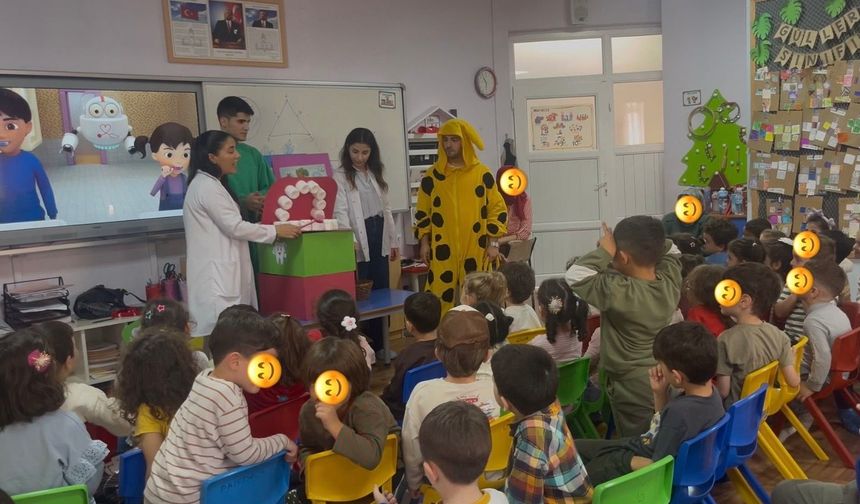 Minik Öğrencilere Ağız ve Diş Sağlığı Eğitimi