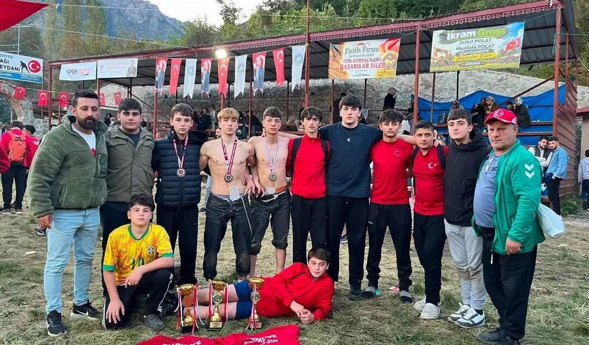 Artvinli Güreşçilerden 3 Madalya!