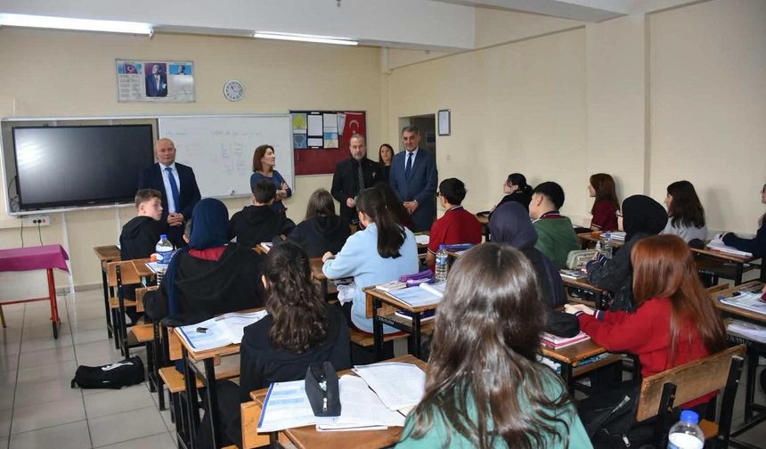 Şahin’den Sosyal Bilimler Lisesine Ziyaret
