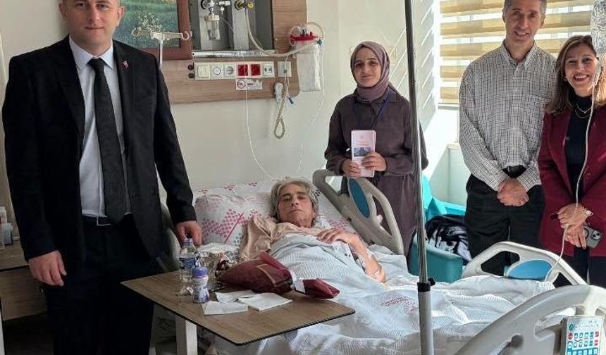 Hopa’da Hastalara Anlamlı Ziyaret