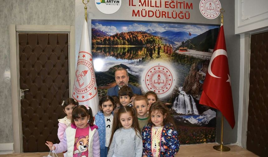 Minik Öğrencilerden İl Millî Eğitim Müdürüne Ziyaret