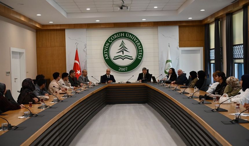 AÇÜ’de Yabancı Öğrencilerin İkamet Sorunları Görüşüldü