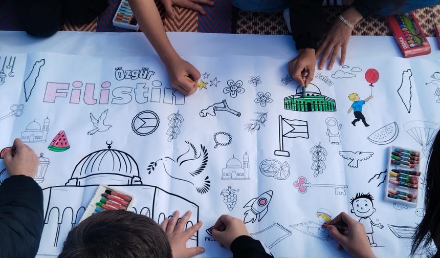Artvin’de “Filistin İçin Çiz” Etkinliği
