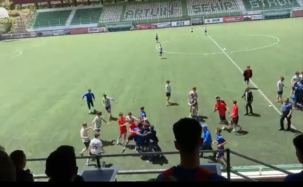 Artvin’de oynanan U17 Türkiye Şampiyonası’da kavga çıktı (1)-1