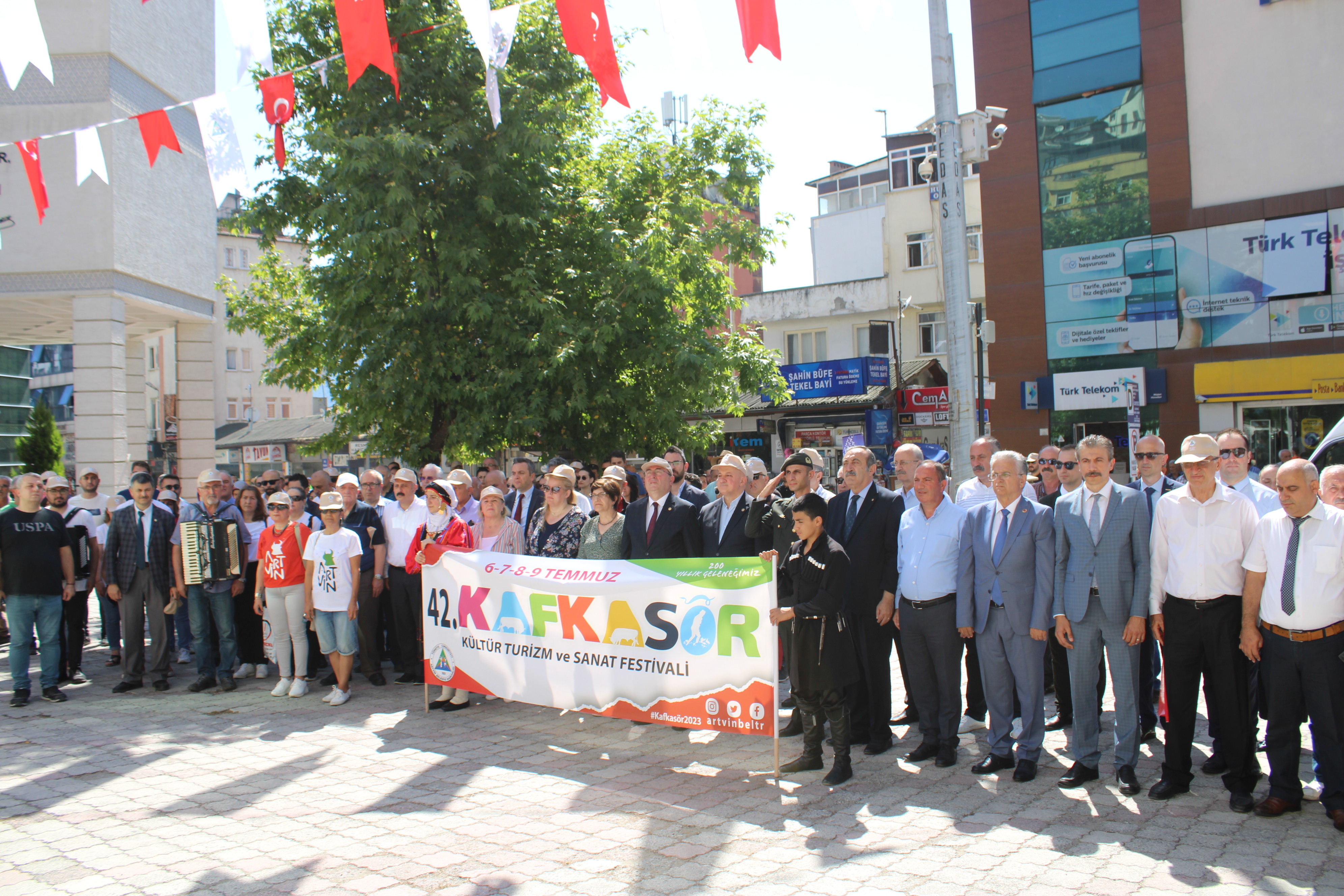 Artvin'de, 42. Kafkasör Kültür, Turizm ve Sanat Festivali başladı (3)