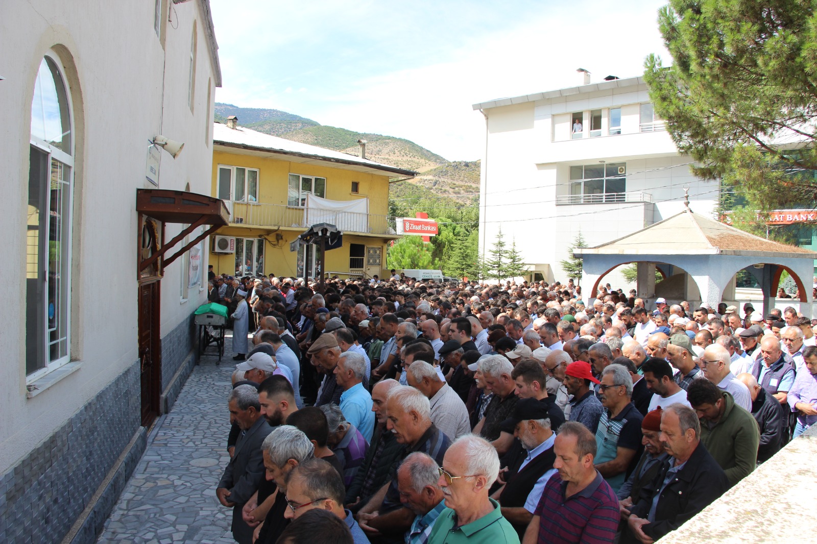 Egement Levent Cenaze (2)