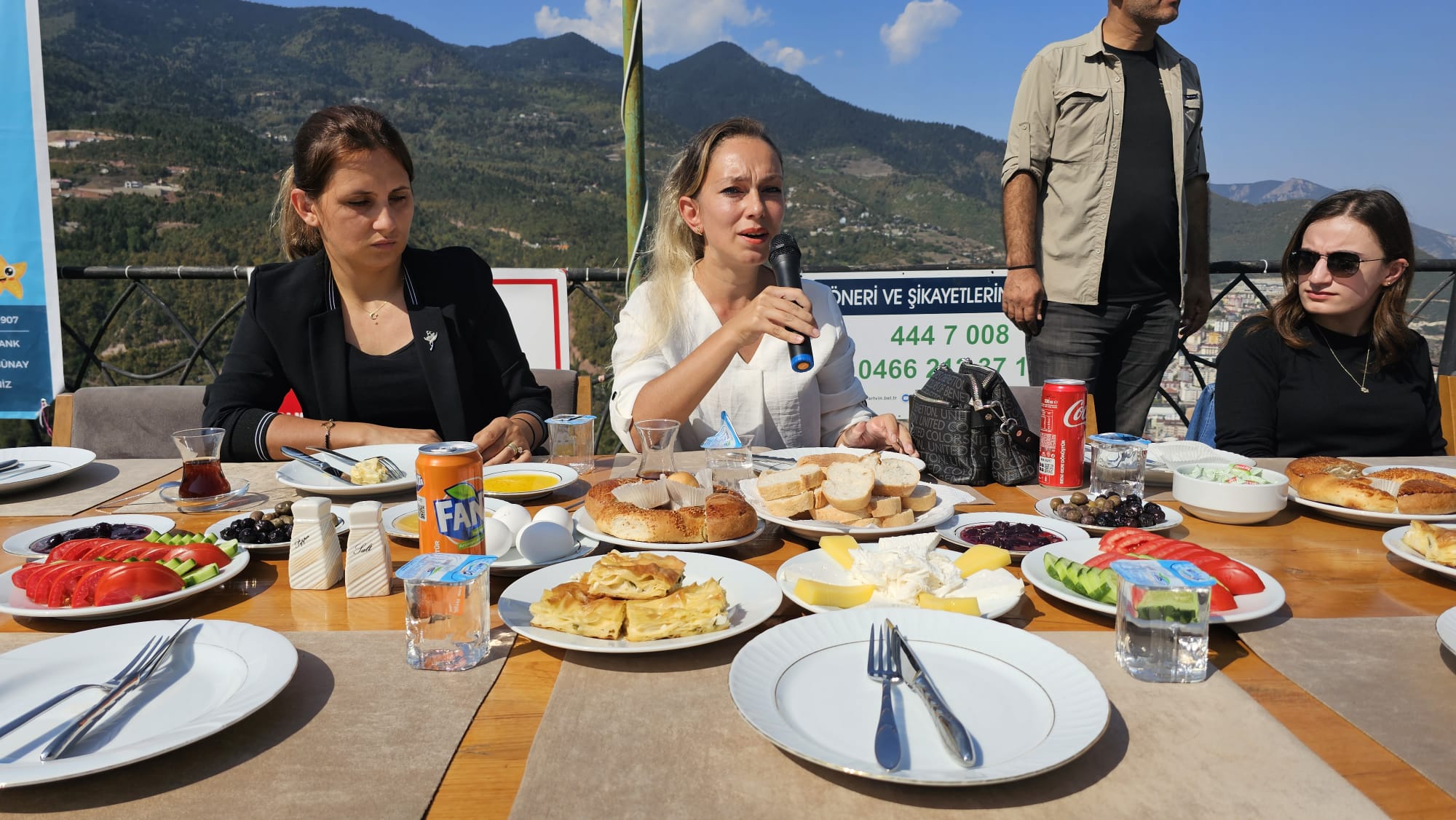 Elini taşın altına koymayan kalmadı (3)