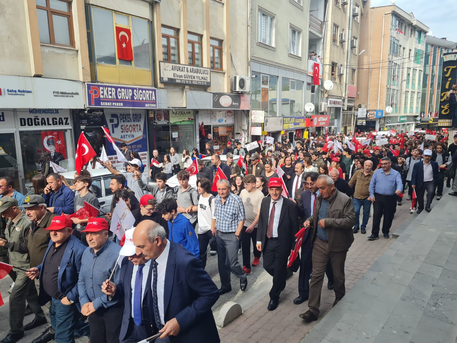 Artvin’de Binlerce Kişi Coşkuyla Yürüdü (6)