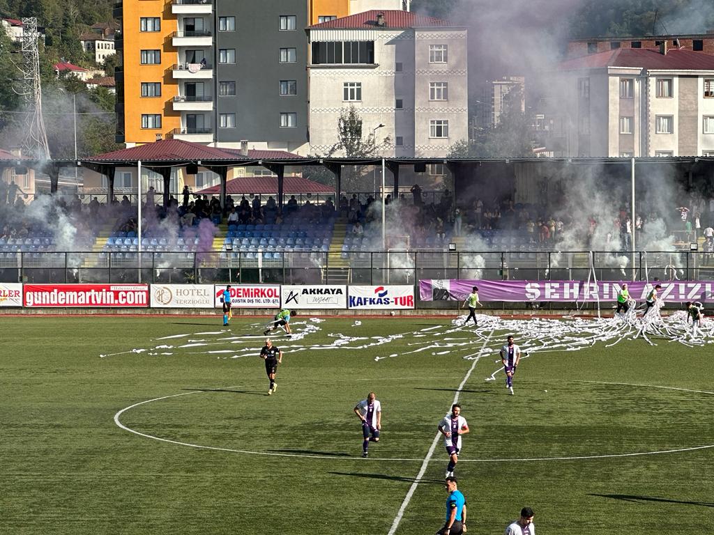 Sahada yabancı cisim var! (2)