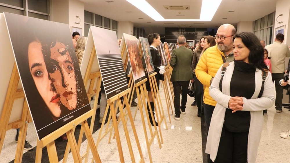 Yapay Zeka Destekli Haz Rlanan Foto Raflar Sanatseverlerin Be Enisine Sunuldu