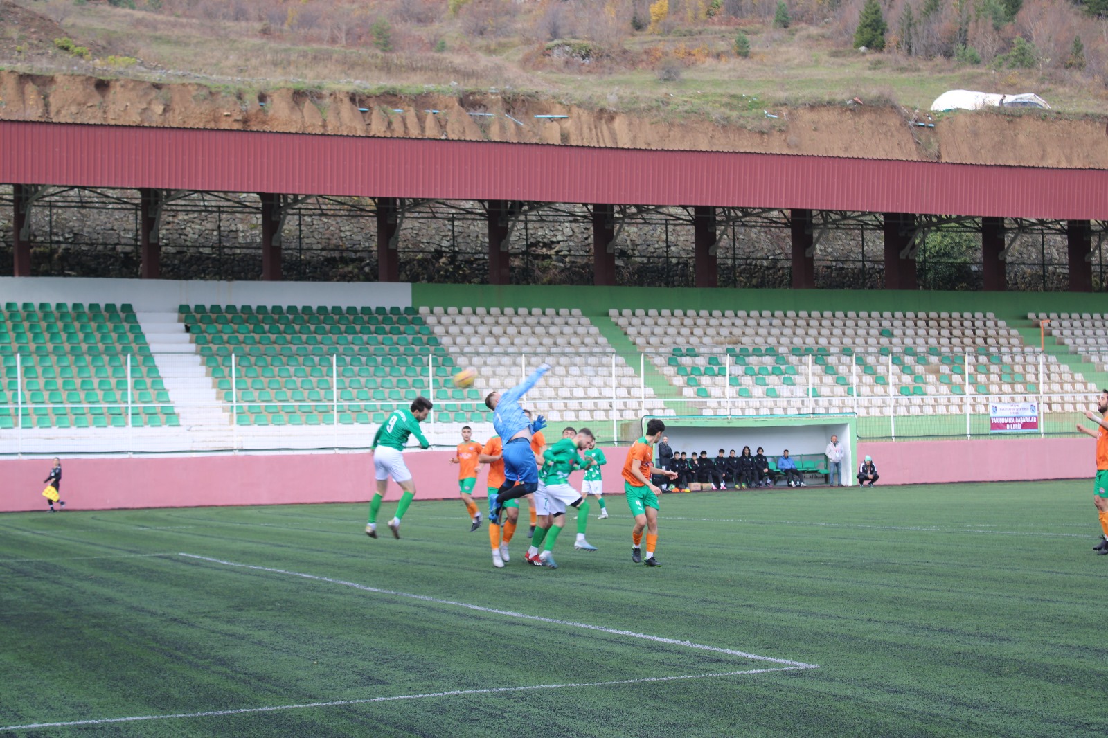 Zirvede tek başına 2-1