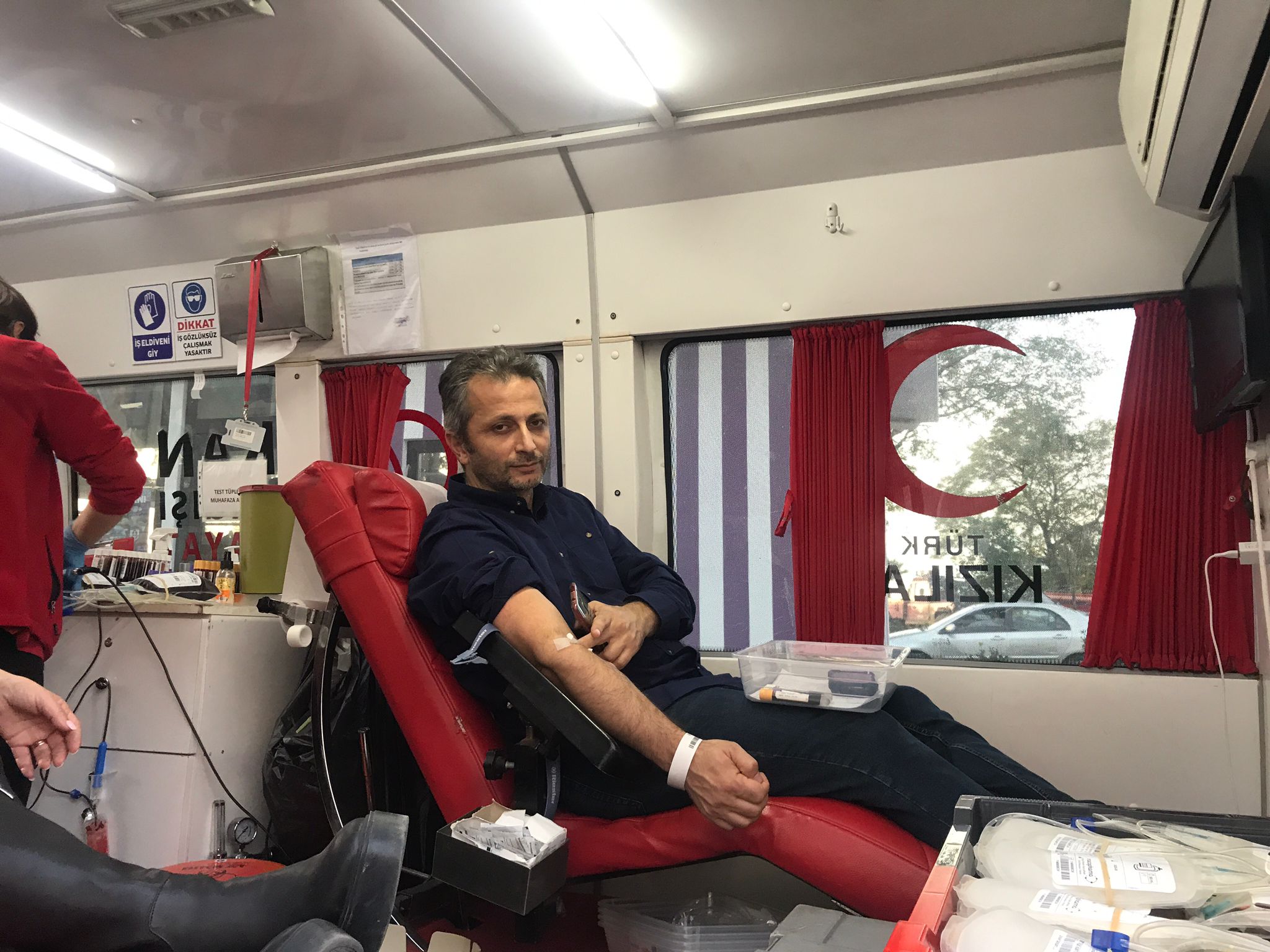 Türk Kızılay Kan Merkezi, Hopa’da kan bağışı almaya devam ediyor.-1