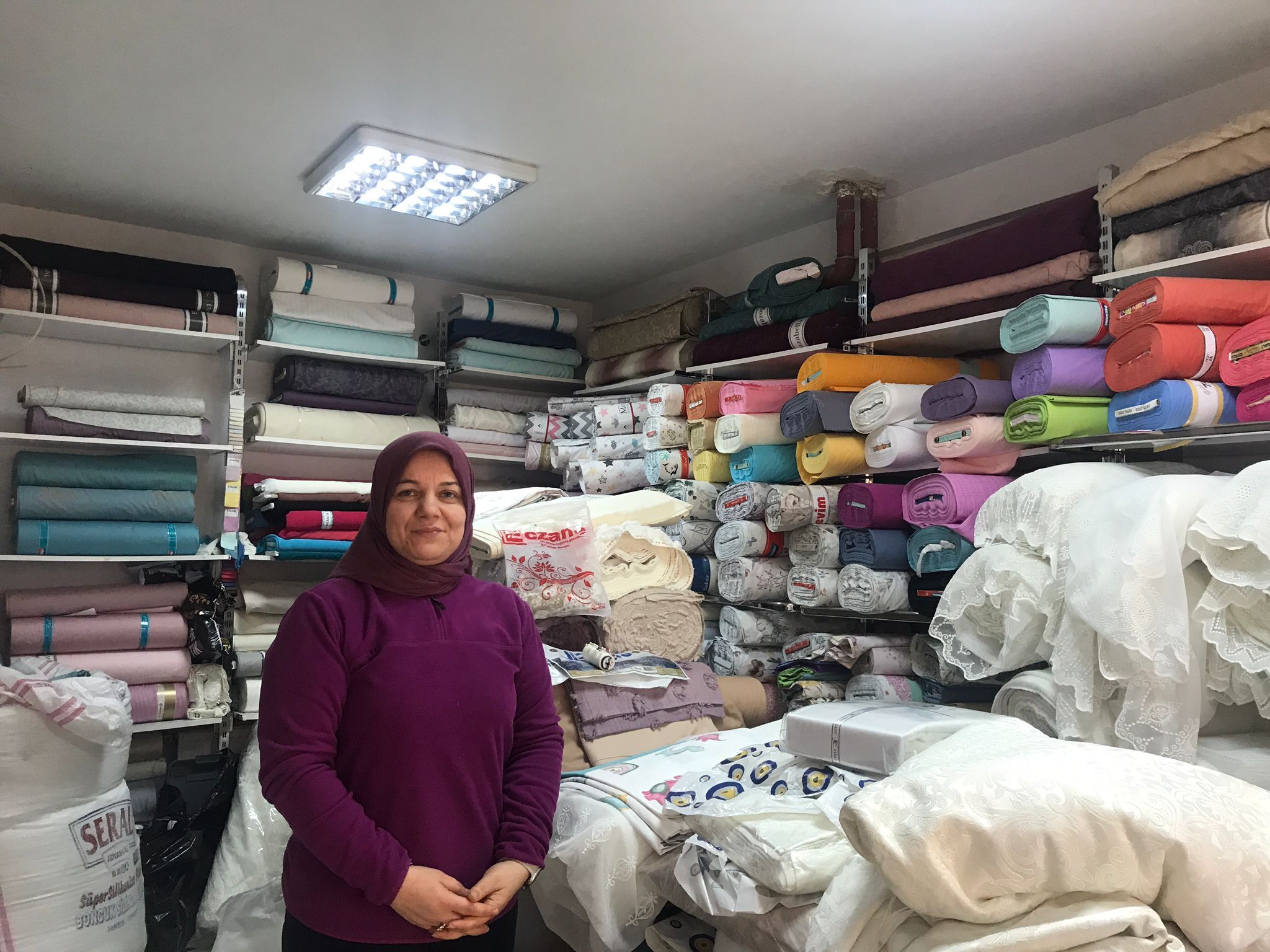 Esnaf Ayakta Durmaya Çalışıyor 