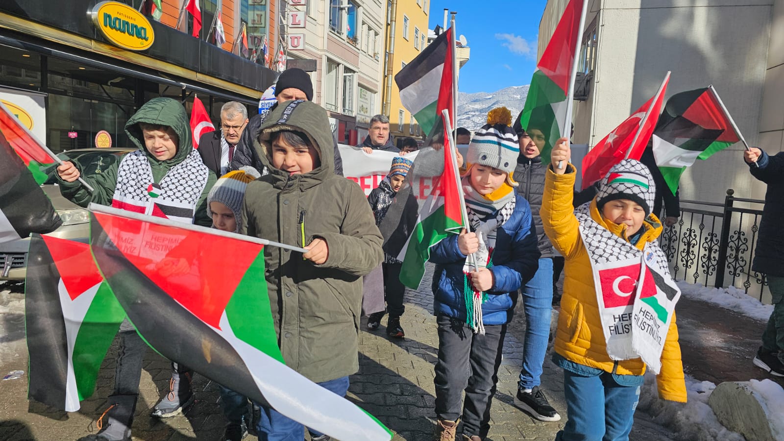Şehitlerimiz ve Filistin için yürüyüş.jpg 3