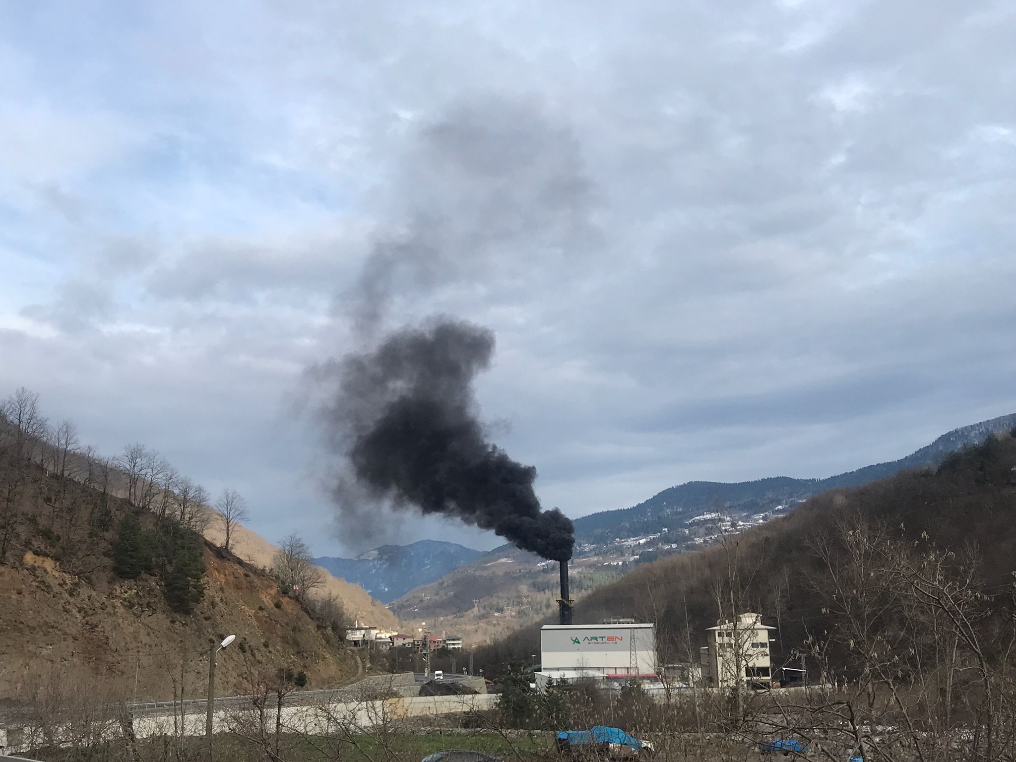 Santralden Çıkan Duman Bölgeye Yayılıyor