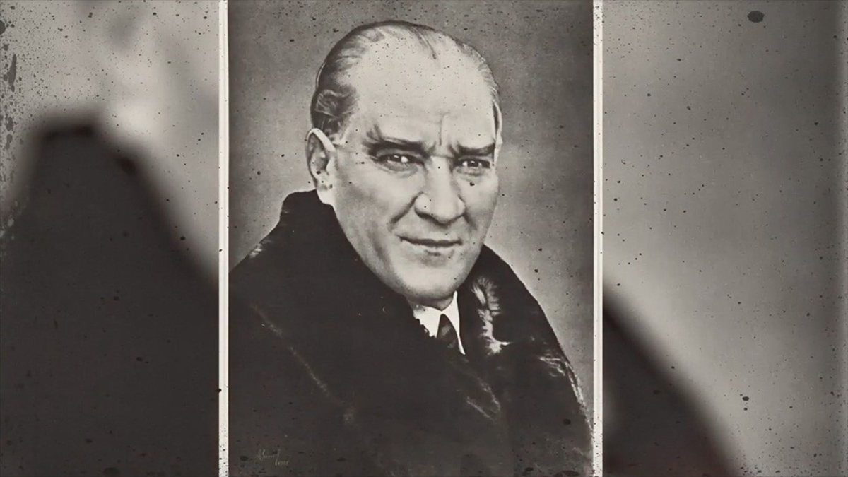 Atatürk'ün Orijinal Tarihi Portresi MEB'in Arşivinde