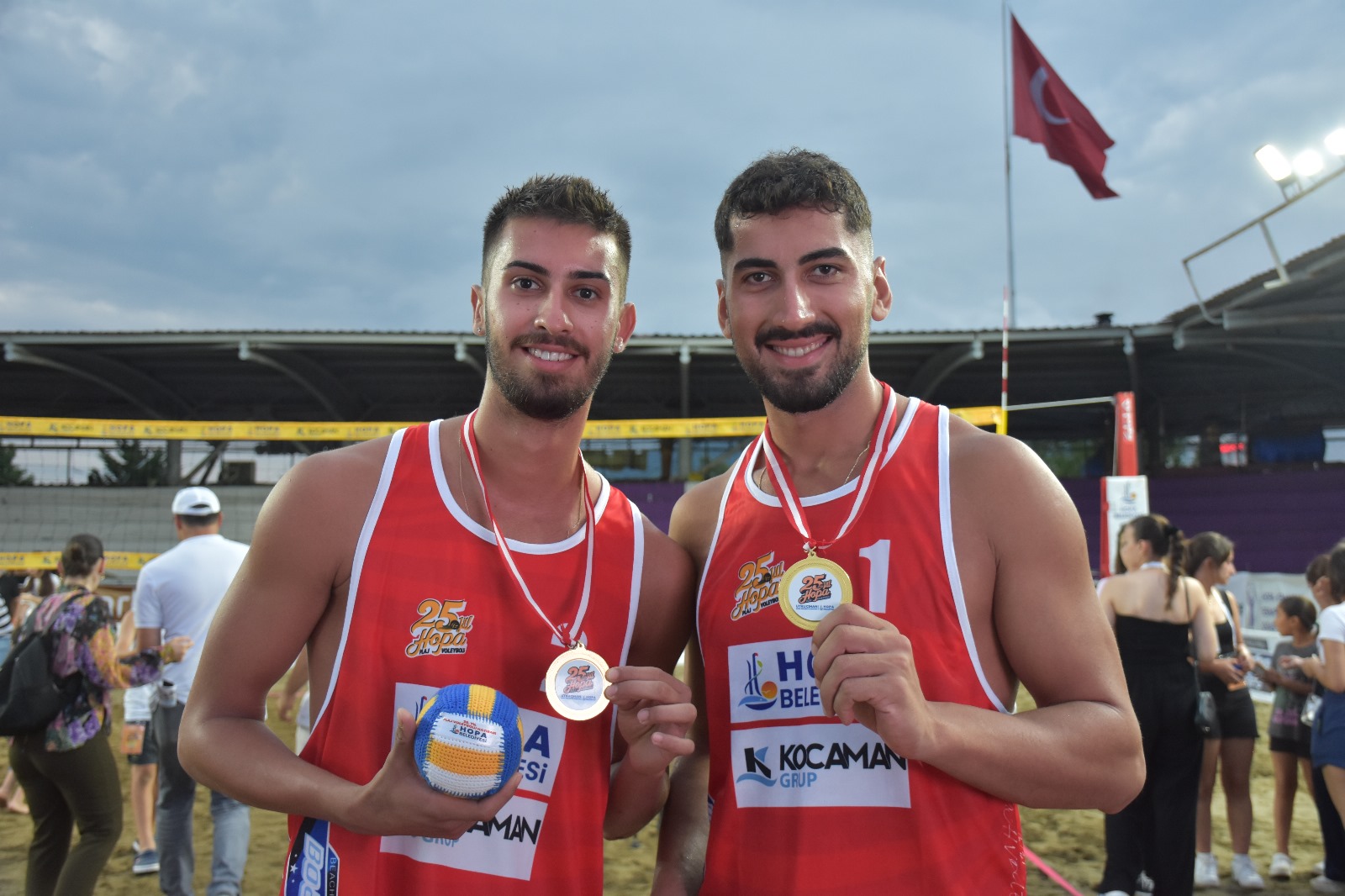 Plaj Voleybolu Turnuvası Büyük Bir Coşkuyla Tamamlandı