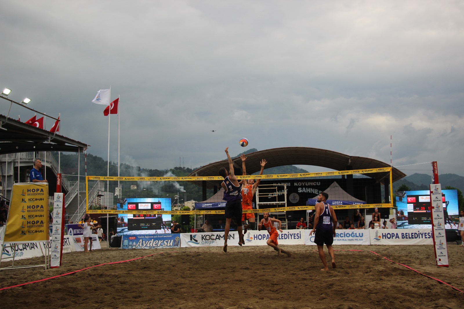 Plaj Voleybolu Turnuvası Büyük Bir Coşkuyla Tamamlandı