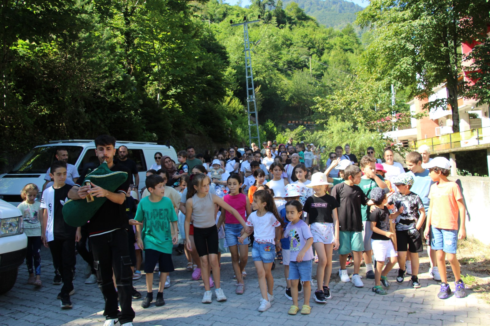 Başoba’da Çocuklara Şenlik