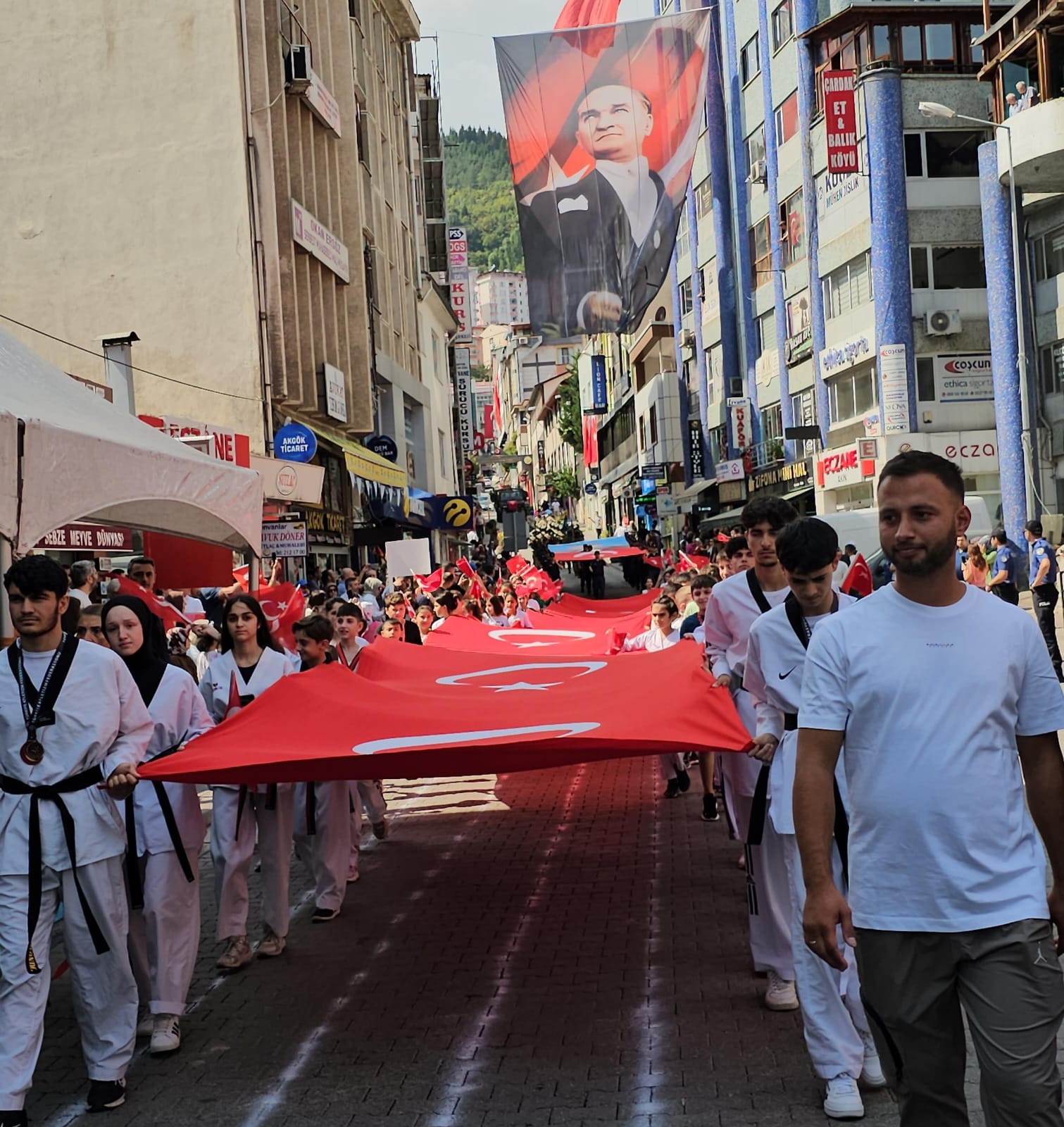 Zaferin Coşkusu Dolu Dolu Yaşandı-3