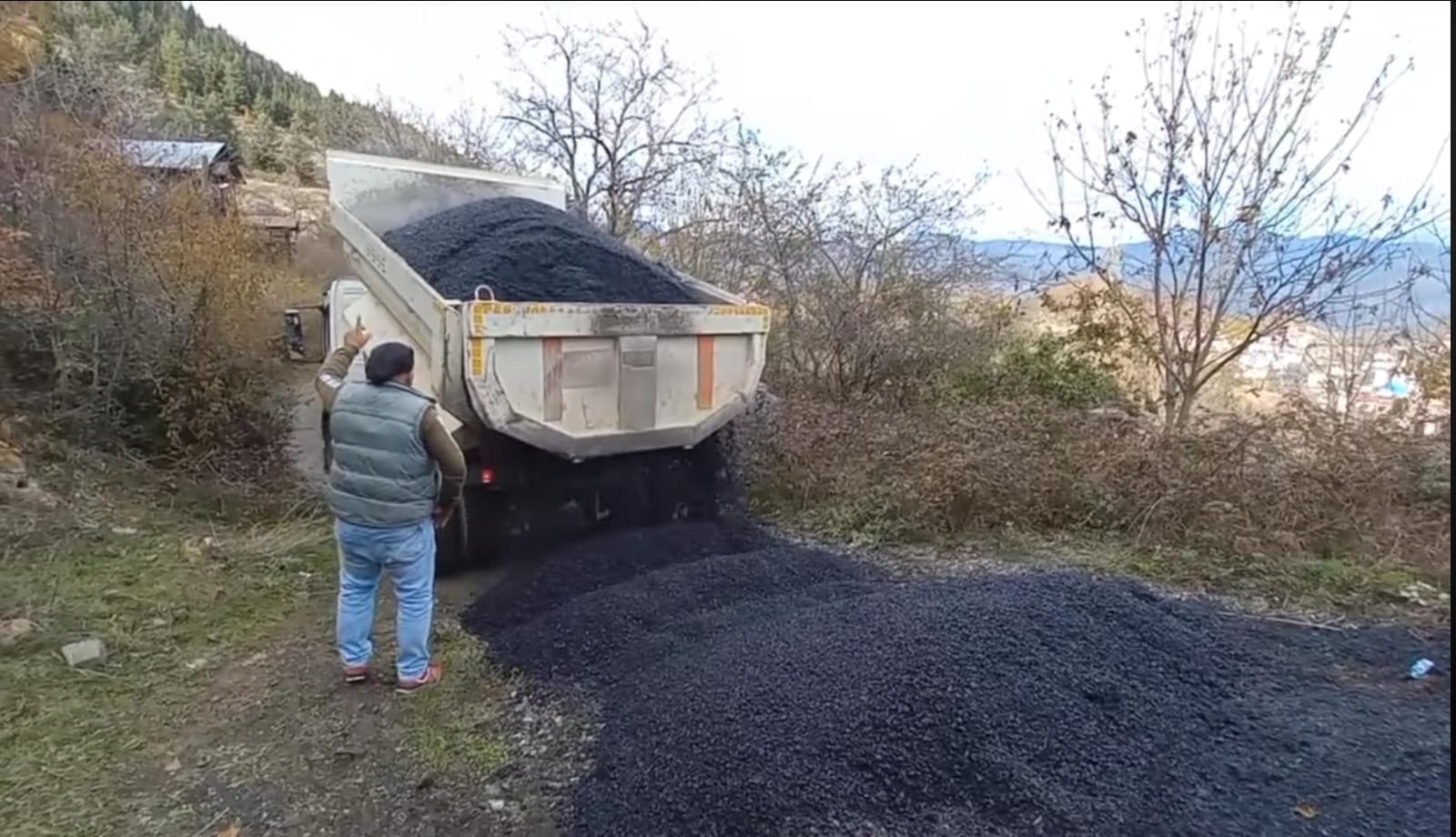 Armutlu Mahallesi'nde Asfaltlama Çalışması-2