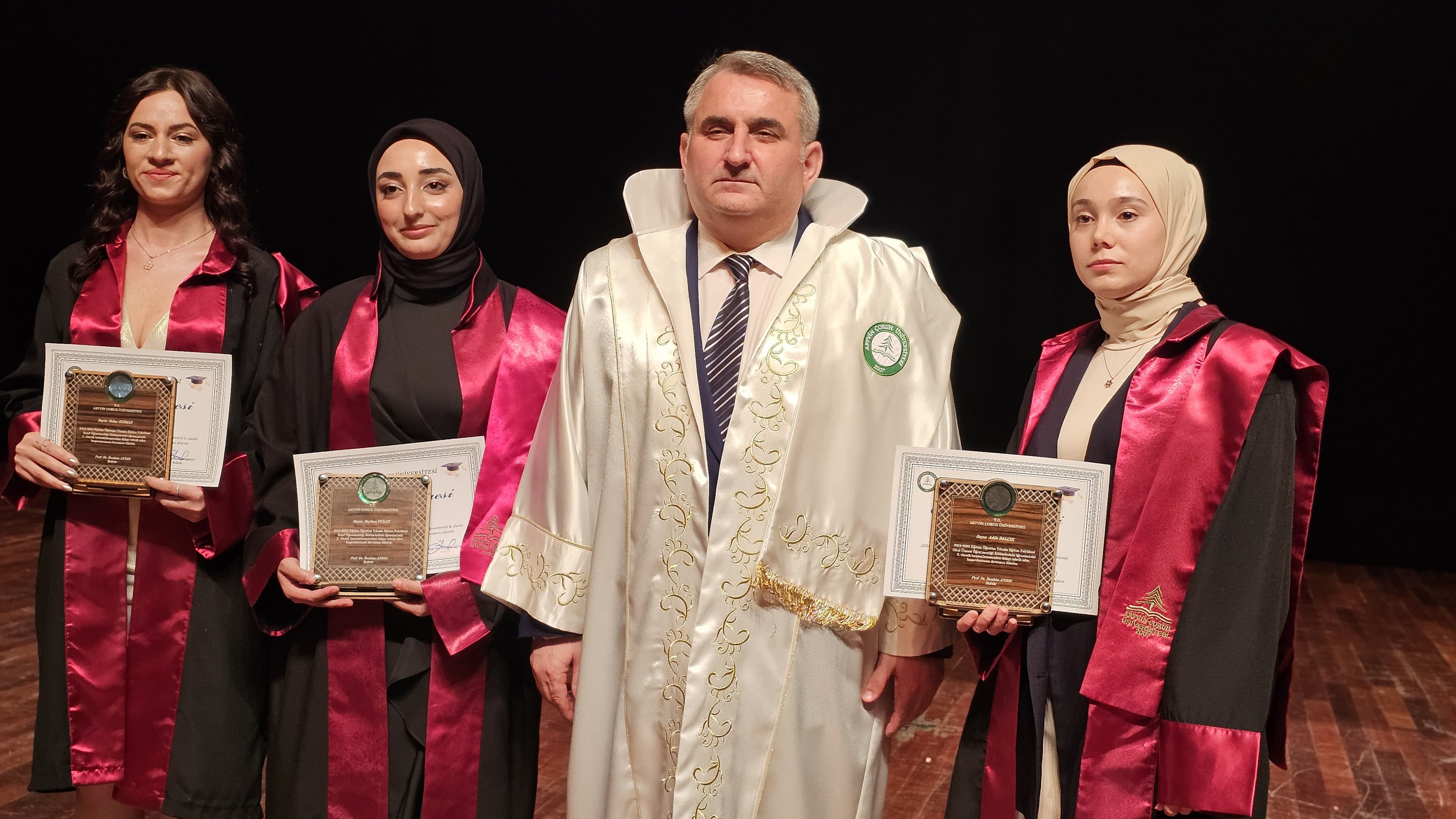AÇÜ’de Mezuniyet Coşkusu-2