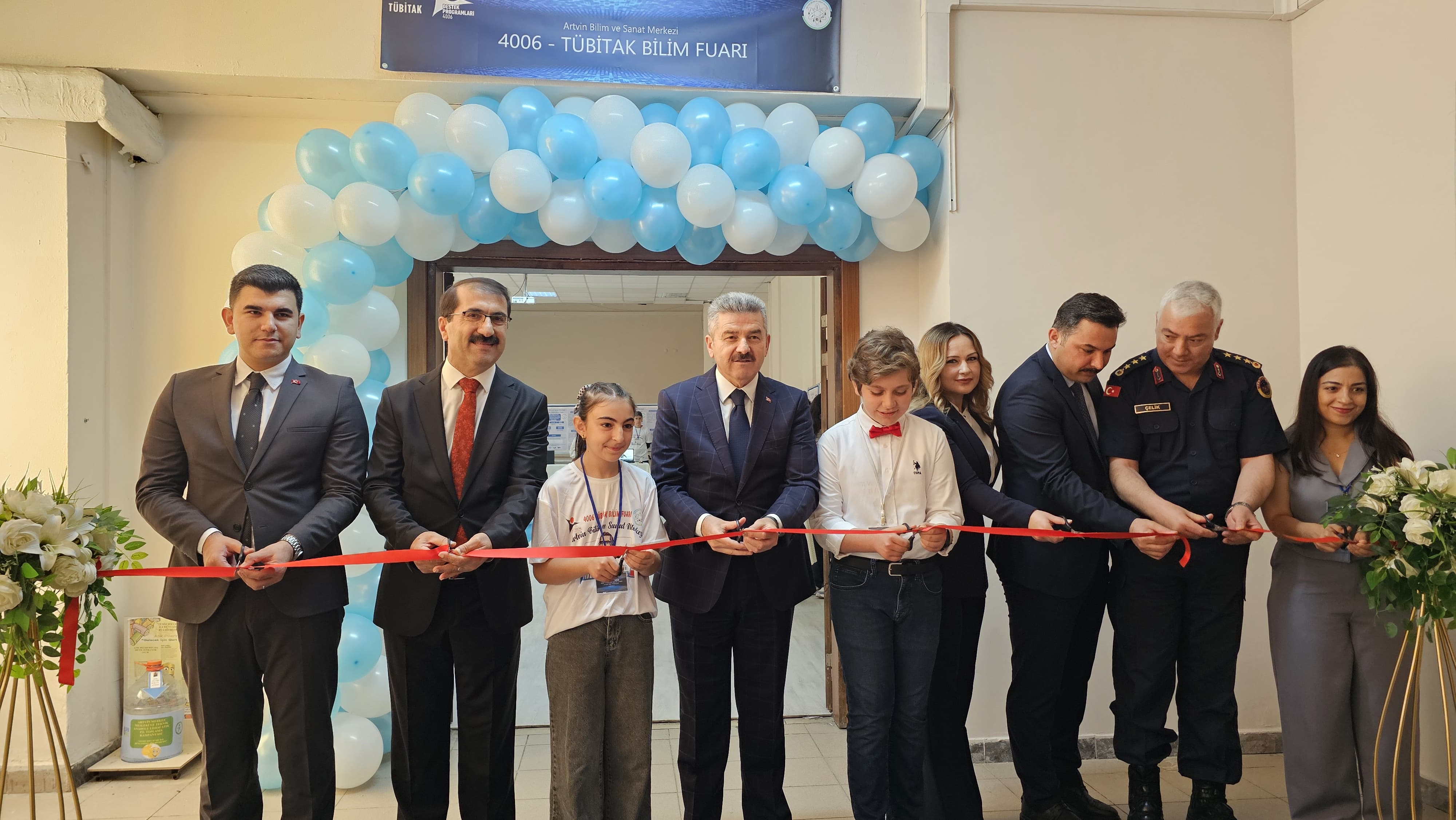 4006 TÜBİTAK Bilim Fuarı Coşkuyla Açıldı 4