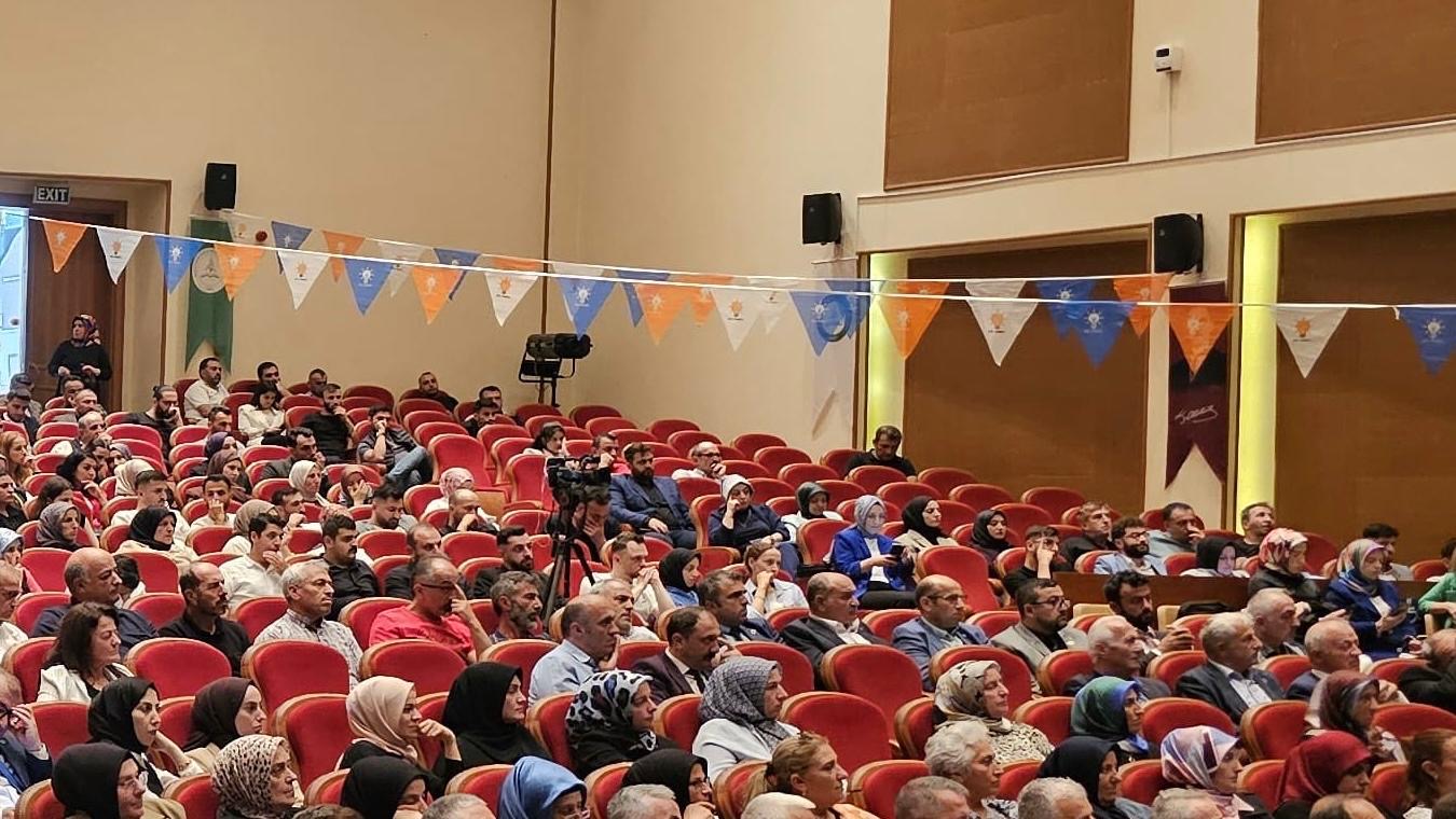 AK Parti’nin Artvin Etkinliğinde Salon Dolmadı 2