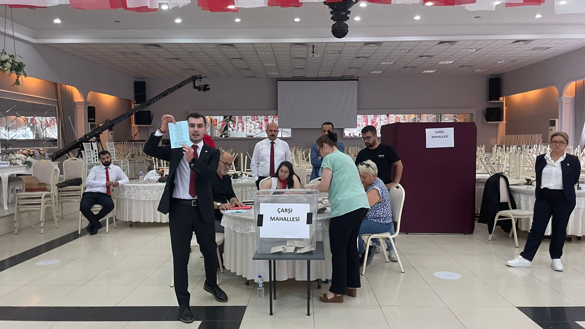 CHP’de Delege Yarışını Gümrükçü Kazandı-3