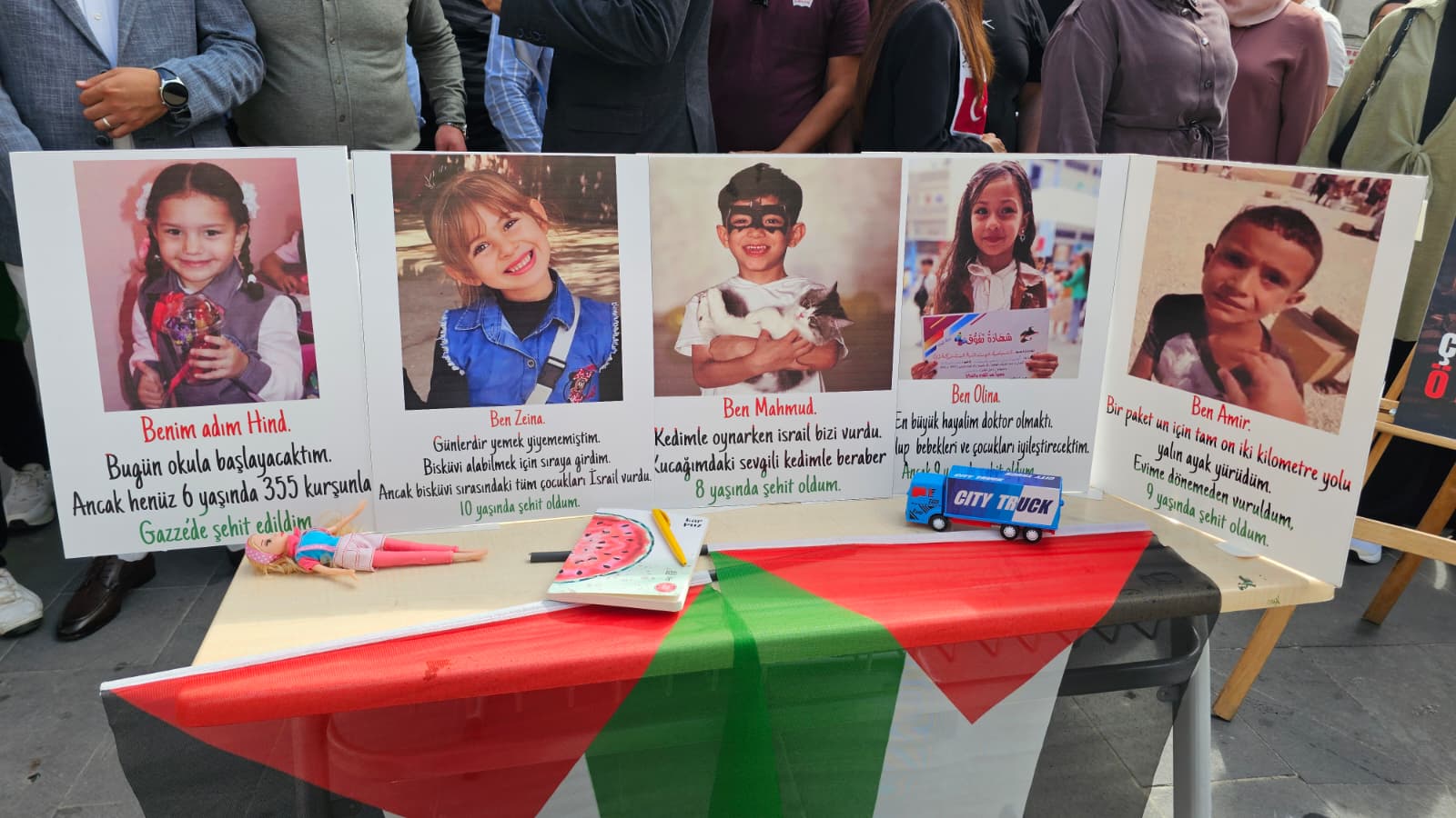 Gazze’de Boş Kalan Sıralara Dikkat Çekildi-2