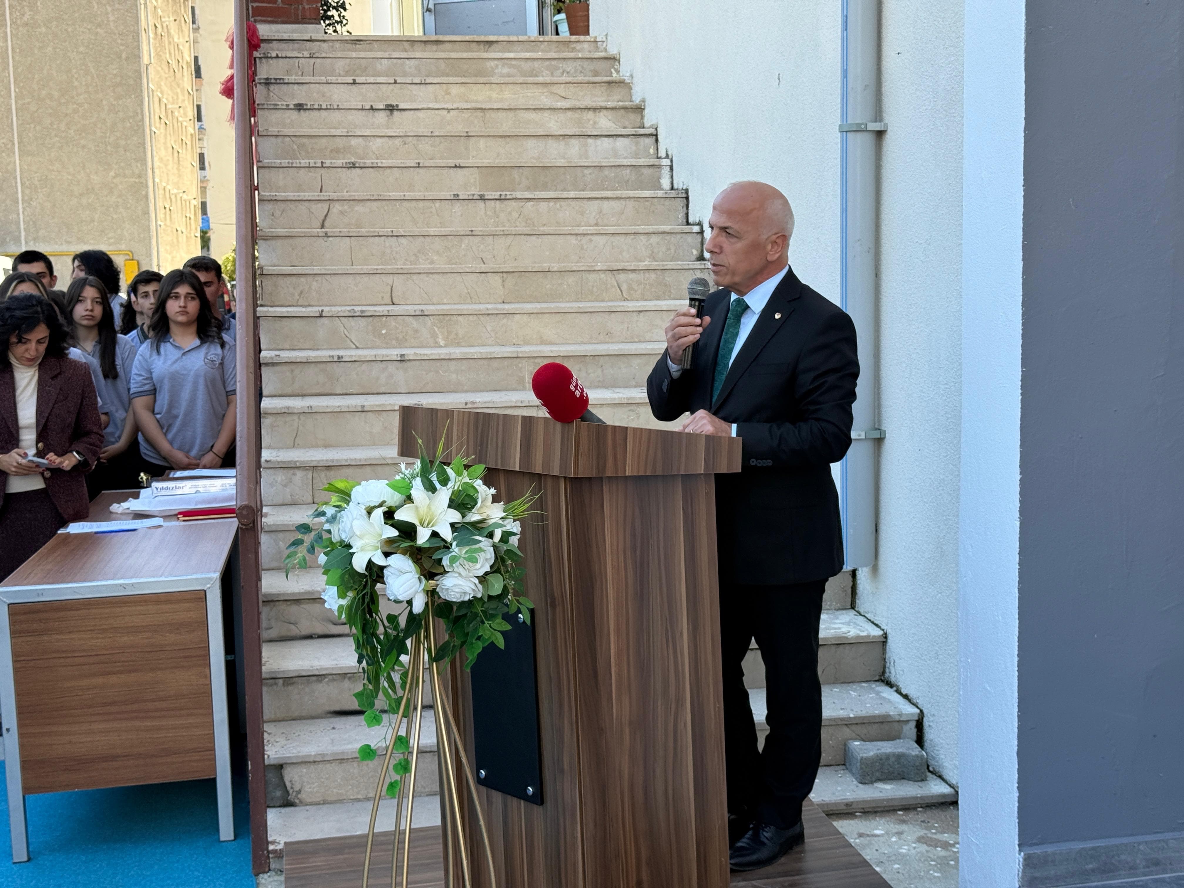 C5713042 09E4 4D9F A166 3310Ccb95Ec6